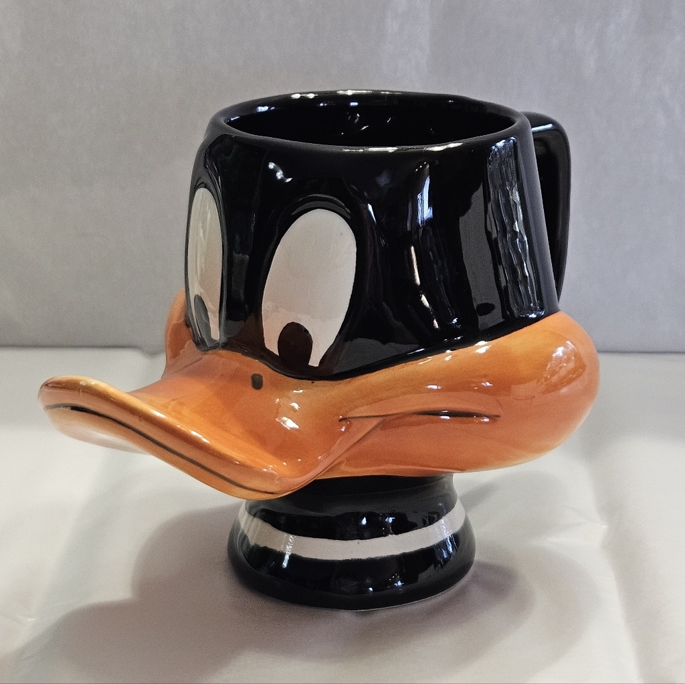 Vintage 3D Ceramic Daffy Duck Mug.